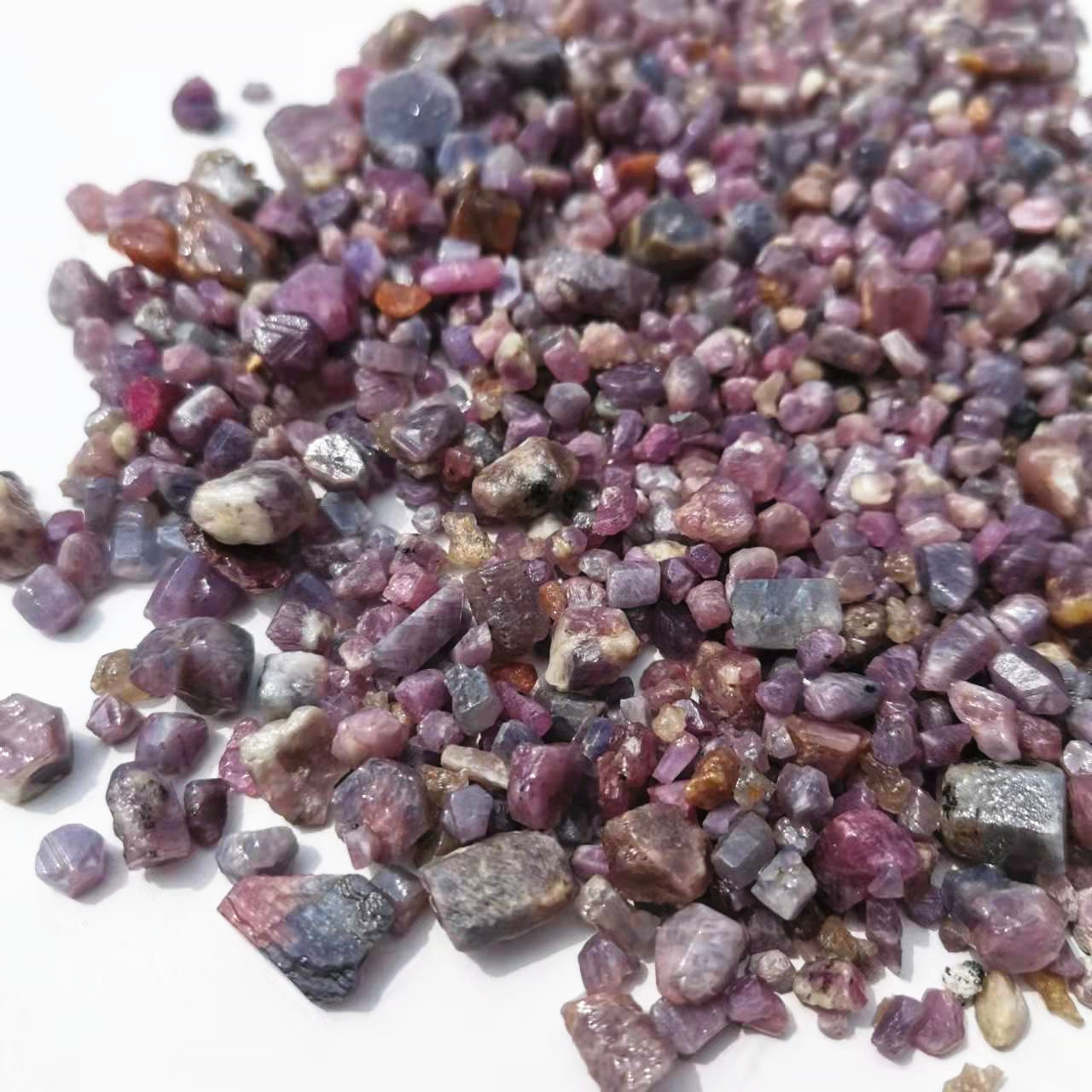 Jewelry Making Raw Materials - Naturalne surowe fioletowe kamienie korundowe szorstki